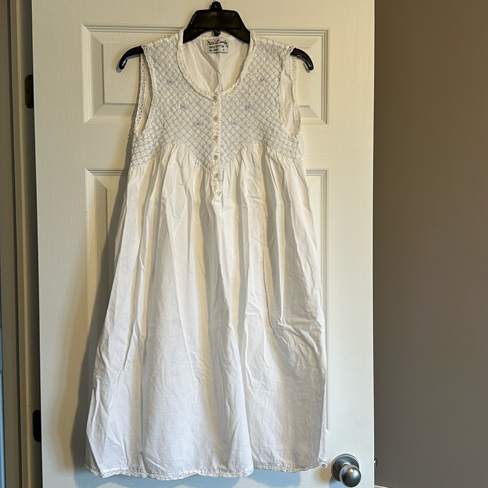 White Cotton Embroidered Nightgown